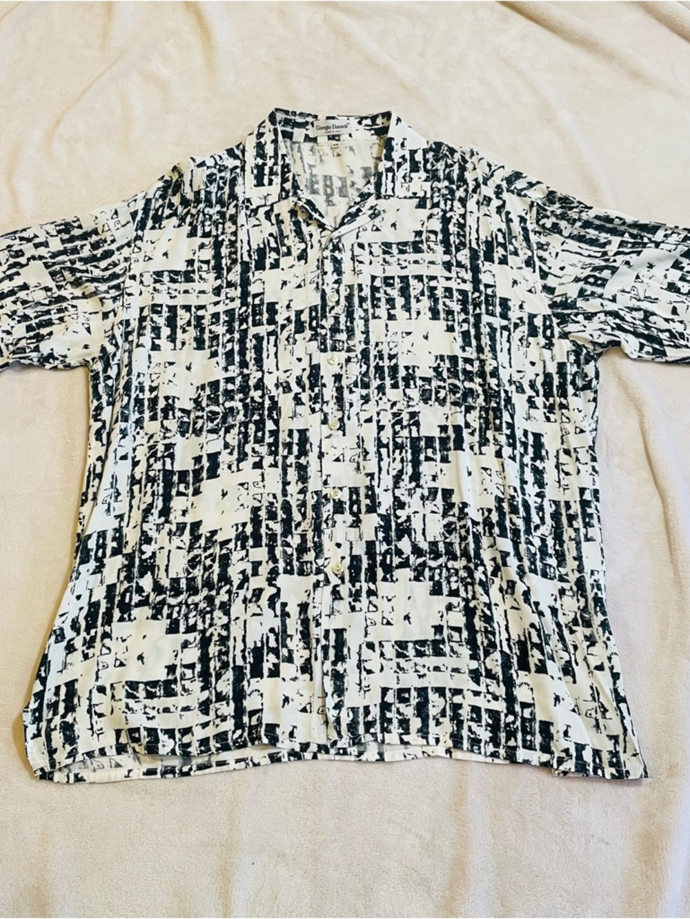 Vintage Giorgio Danieli Made in Italy Short-Sleeve Shirt - Black White‎ Print